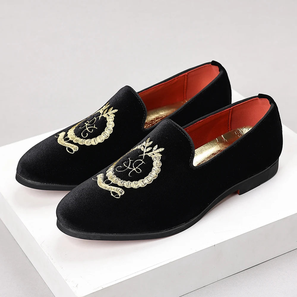 Men's Leather Shoes Velvet Embroidery Pointed Dress Shoes Men's Business Shoes Soft Soled Loafers Casual Flat Shoes