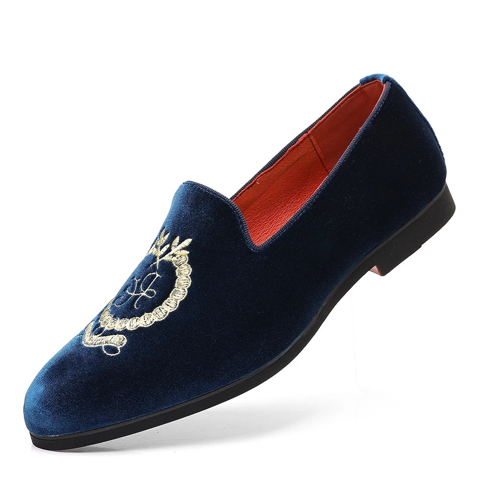 Men's Leather Shoes Velvet Embroidery Pointed Dress Shoes Men's Business Shoes Soft Soled Loafers Casual Flat Shoes