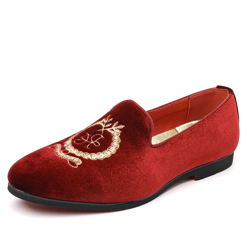 Men's Leather Shoes Velvet Embroidery Pointed Dress Shoes Men's Business Shoes Soft Soled Loafers Casual Flat Shoes
