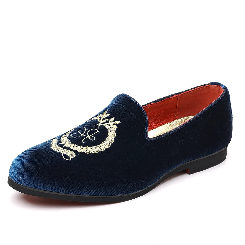 Men's Leather Shoes Velvet Embroidery Pointed Dress Shoes Men's Business Shoes Soft Soled Loafers Casual Flat Shoes