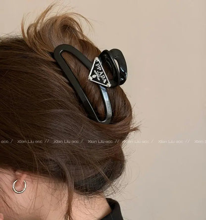 1/2pcs jelly colored injection molded clip, suitable for women's new high-end style, large board hair clip, shark clip hair clip