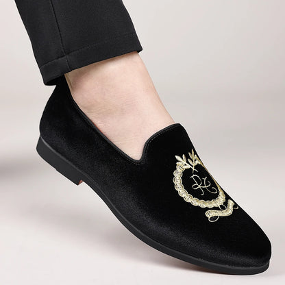 Men's Leather Shoes Velvet Embroidery Pointed Dress Shoes Men's Business Shoes Soft Soled Loafers Casual Flat Shoes