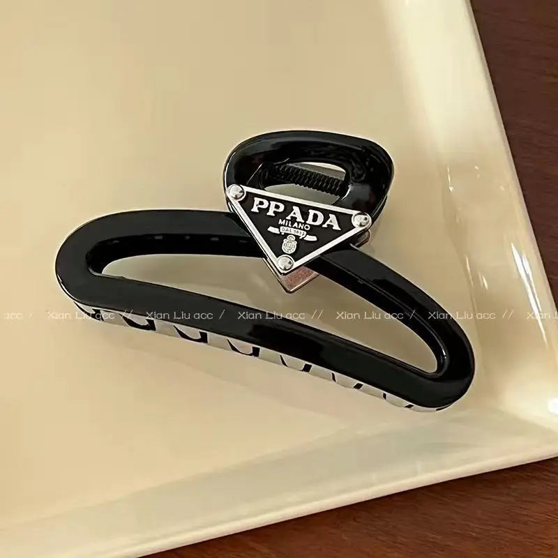 1/2pcs jelly colored injection molded clip, suitable for women's new high-end style, large board hair clip, shark clip hair clip