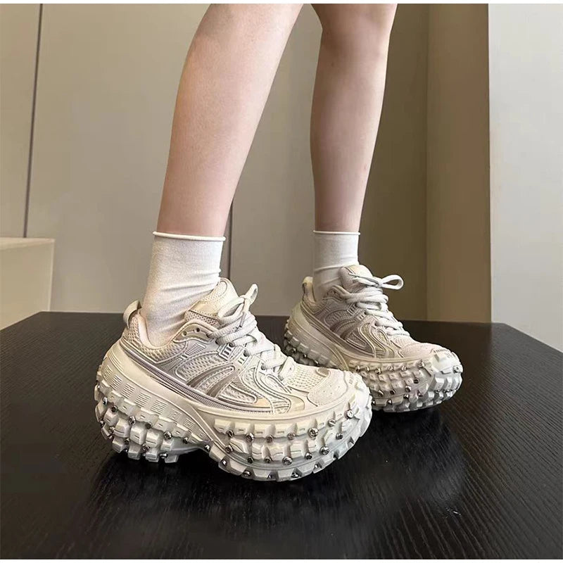 Fashion Brand Men's Or Women's Thick-soled Sports Shoes 2026 Spring New Rivet Design Couple Sports Shoes Breathable Casual Shoes