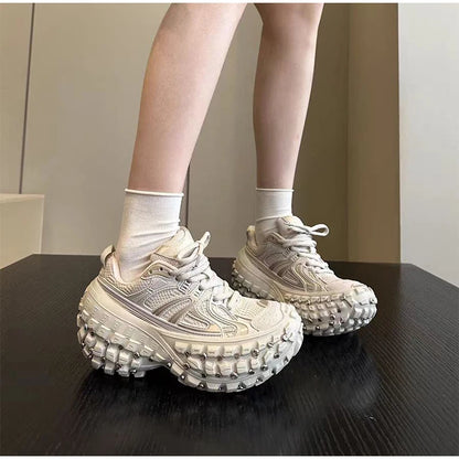 Fashion Brand Men's Or Women's Thick-soled Sports Shoes 2026 Spring New Rivet Design Couple Sports Shoes Breathable Casual Shoes