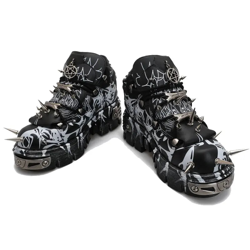 2026 New Original Design Graffiti Platform Men's and Women's Dark Rivets Rock Punk Heightening Muffin Casual Dad Shoes