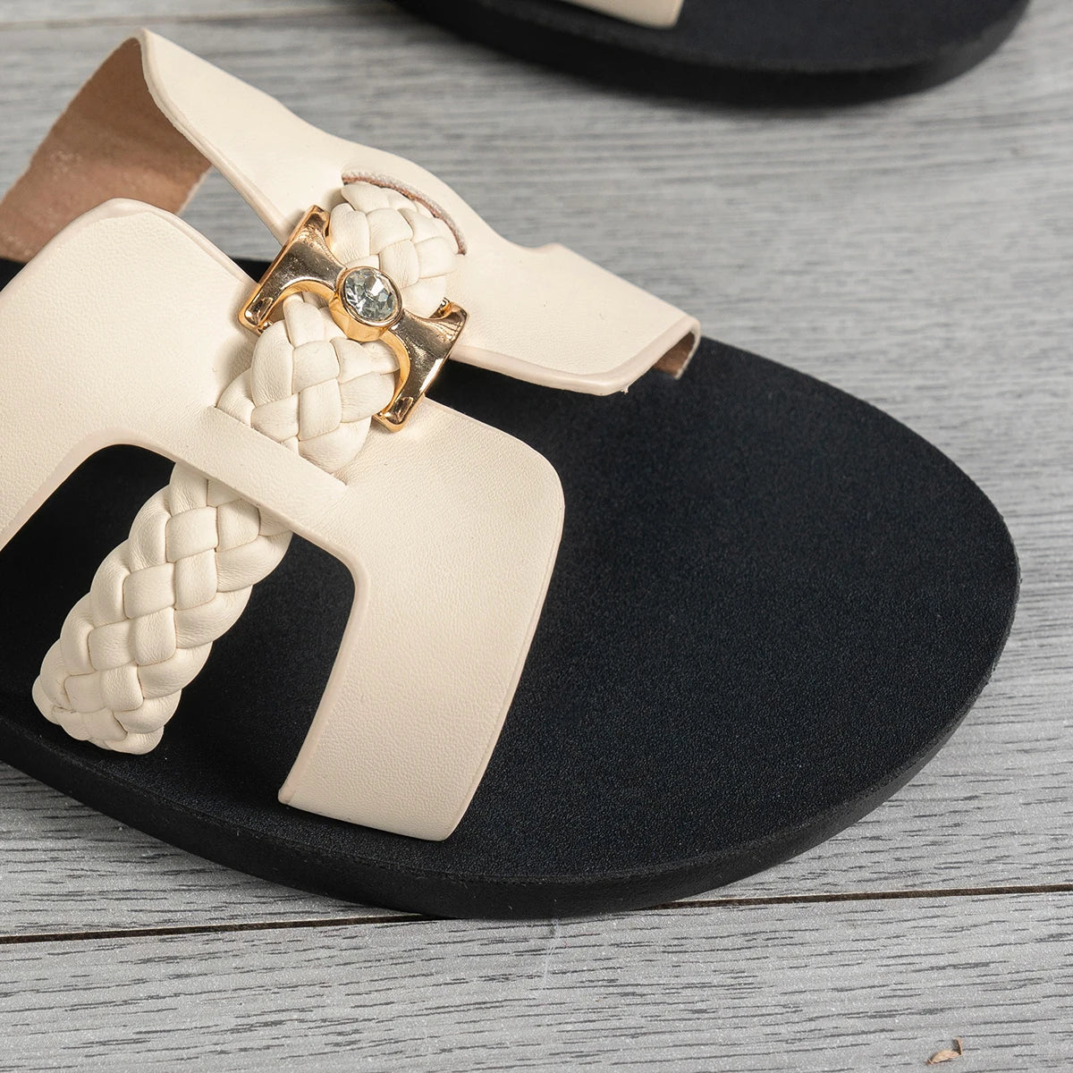 Braided Strap Women's Flat Sandals, Gold Embellished Buckle with Rhinestones, Simple and Comfortable Design, Easy to Wear for Daily Outings and Shopping