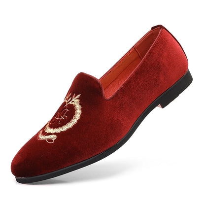 Men's Leather Shoes Velvet Embroidery Pointed Dress Shoes Men's Business Shoes Soft Soled Loafers Casual Flat Shoes