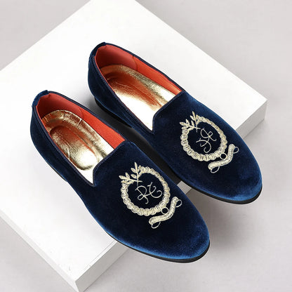 Men's Leather Shoes Velvet Embroidery Pointed Dress Shoes Men's Business Shoes Soft Soled Loafers Casual Flat Shoes