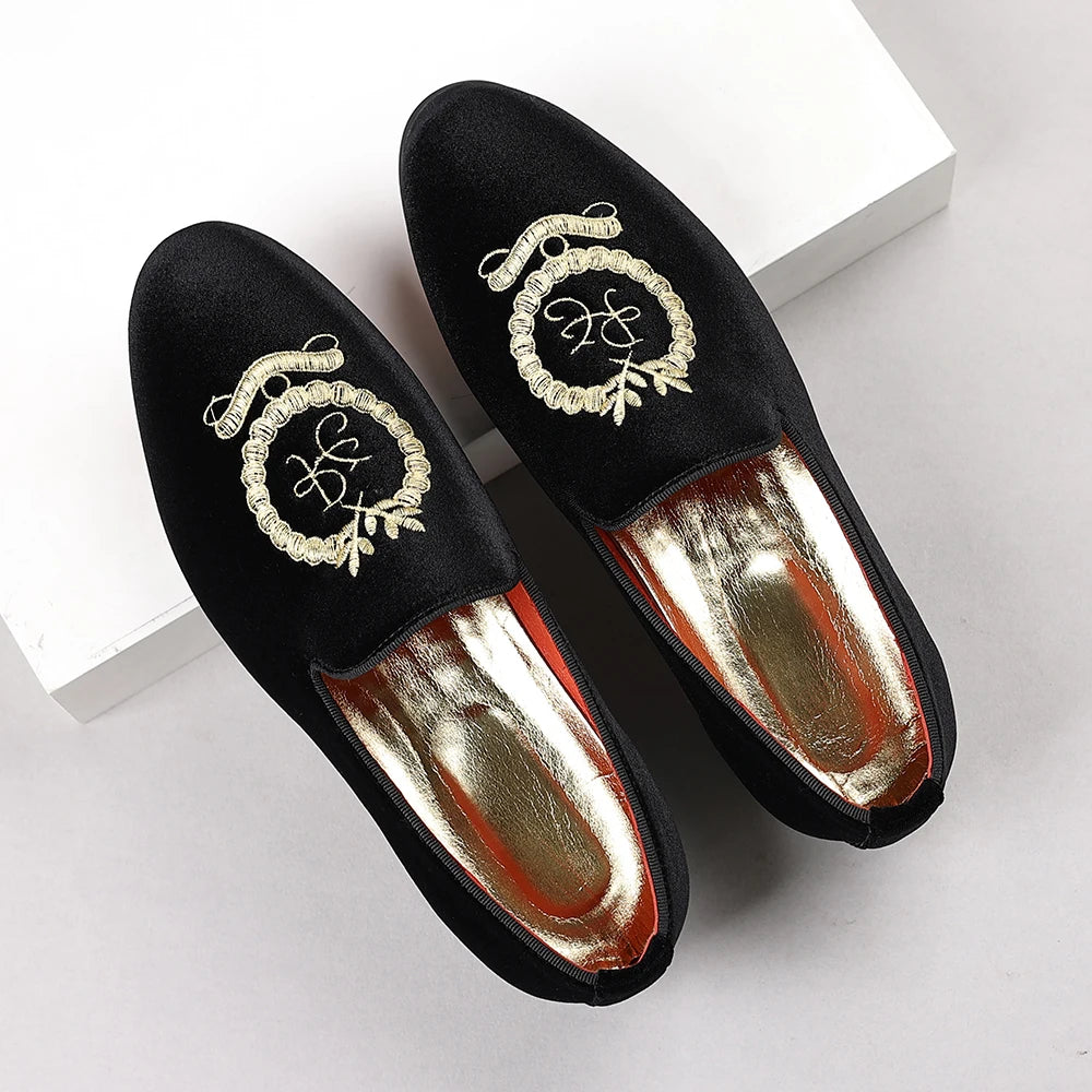 Men's Leather Shoes Velvet Embroidery Pointed Dress Shoes Men's Business Shoes Soft Soled Loafers Casual Flat Shoes