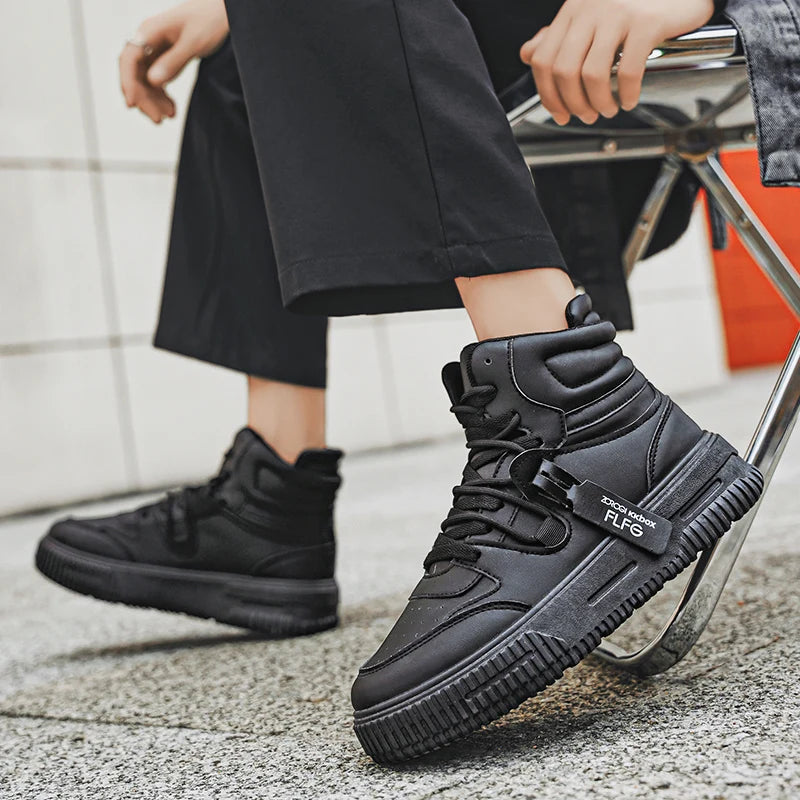New Fashion Casual Sneakers High Top Skateboard Shoes Student Boots Men and Women Trend Wear Resistant Two-color Couples
