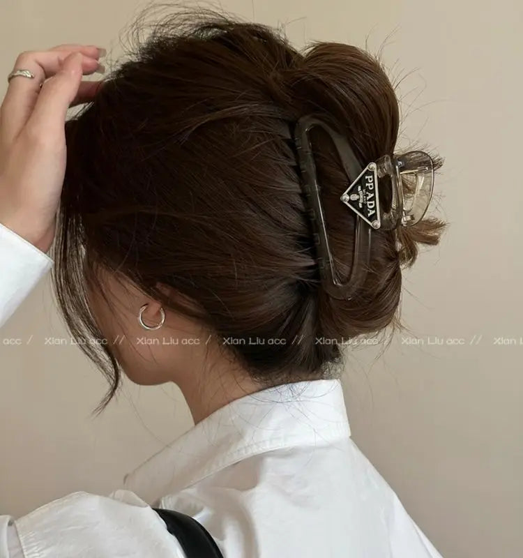 1/2pcs jelly colored injection molded clip, suitable for women's new high-end style, large board hair clip, shark clip hair clip