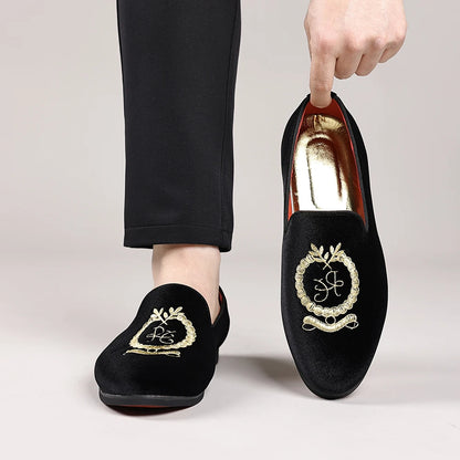 Men's Leather Shoes Velvet Embroidery Pointed Dress Shoes Men's Business Shoes Soft Soled Loafers Casual Flat Shoes